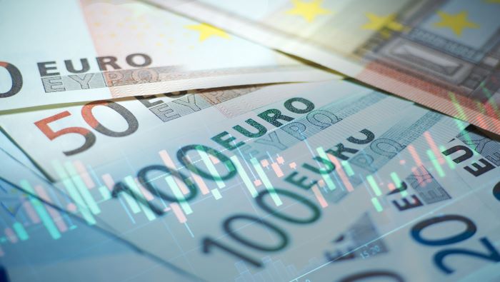 Euro Weekly Forecast: Lower Volume Ahead Likely to Snub the Euro